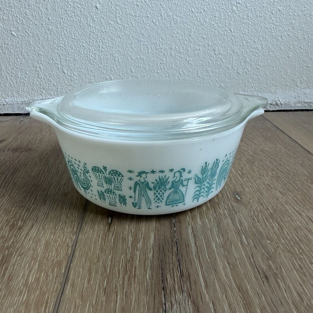 PYREX Turquoise on Opal Amish Butterprint Casserole Dish with Lid 1.5 PT #472